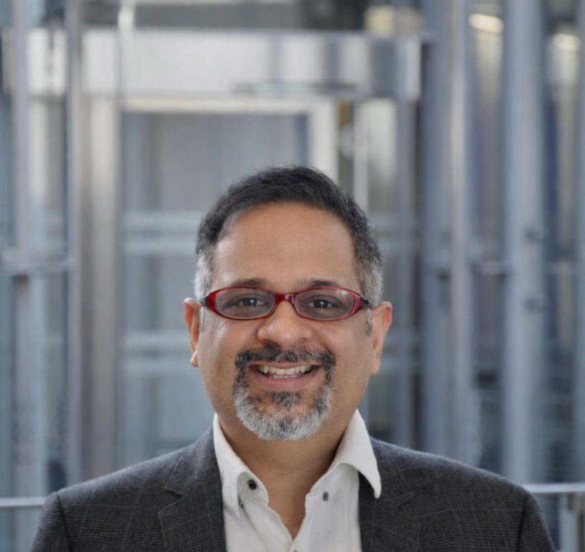Nitin Jatwani — Founder of Expatzentrum