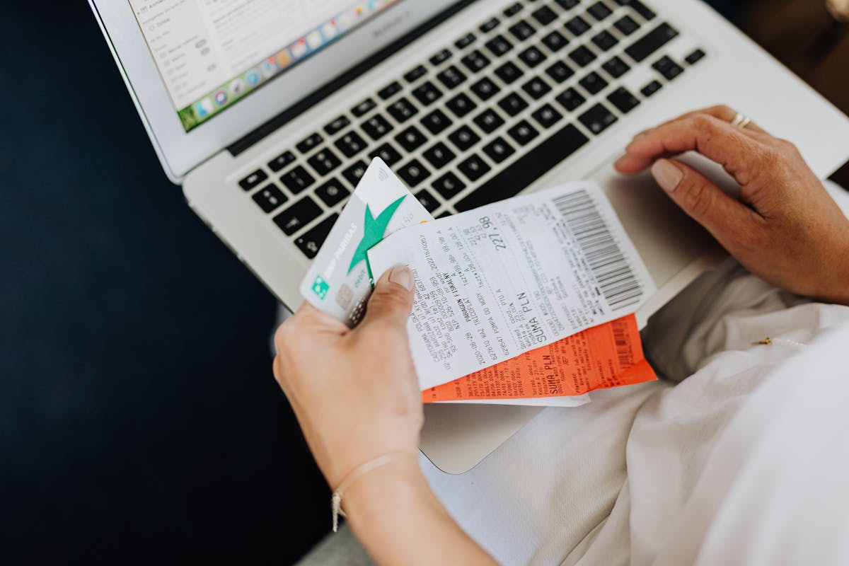 Person using smartphone to send money internationally from Germany